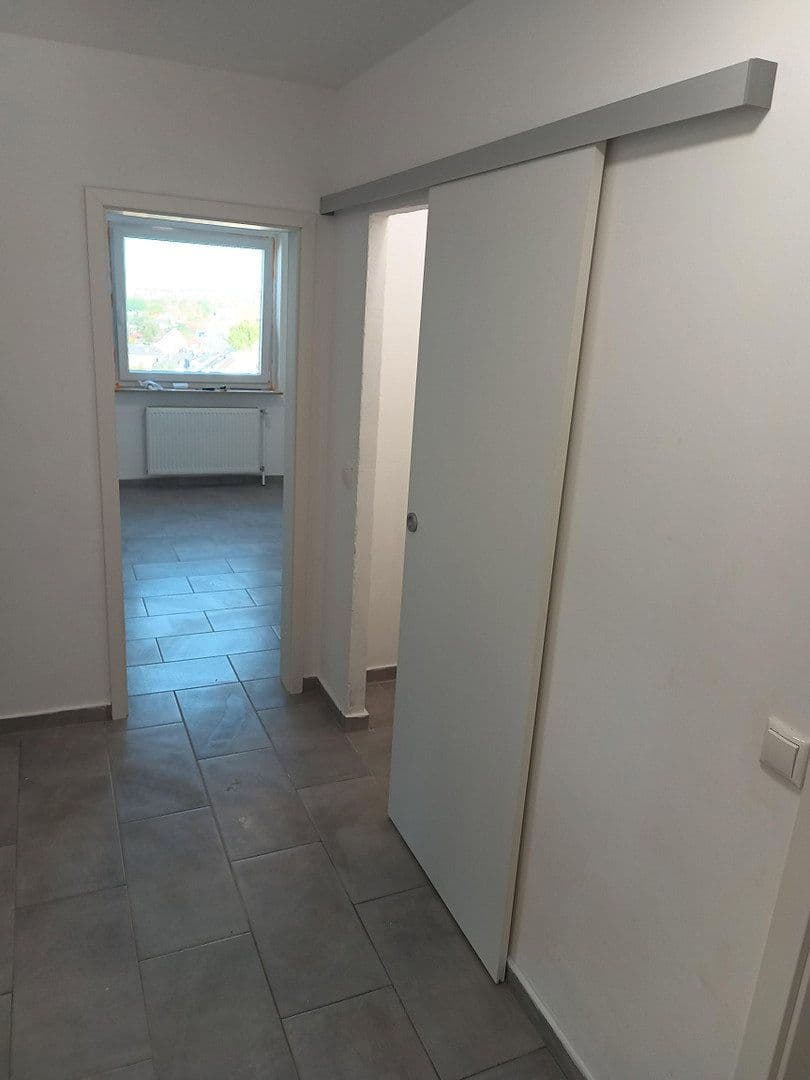 2 bedroom with open-plan kitchen flat to rent, 91 m², Im Mainfeld 23, Frankfurt, Hesse 2 bedroom with open-plan kitchen flat to rent, 91 m², Im Mainfeld 23, Frankfurt, Hesse