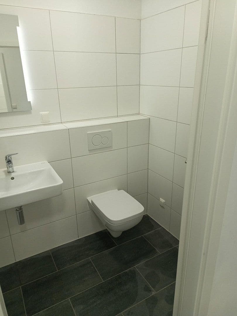2 bedroom with open-plan kitchen flat to rent, 91 m², Im Mainfeld 23, Frankfurt, Hesse 2 bedroom with open-plan kitchen flat to rent, 91 m², Im Mainfeld 23, Frankfurt, Hesse