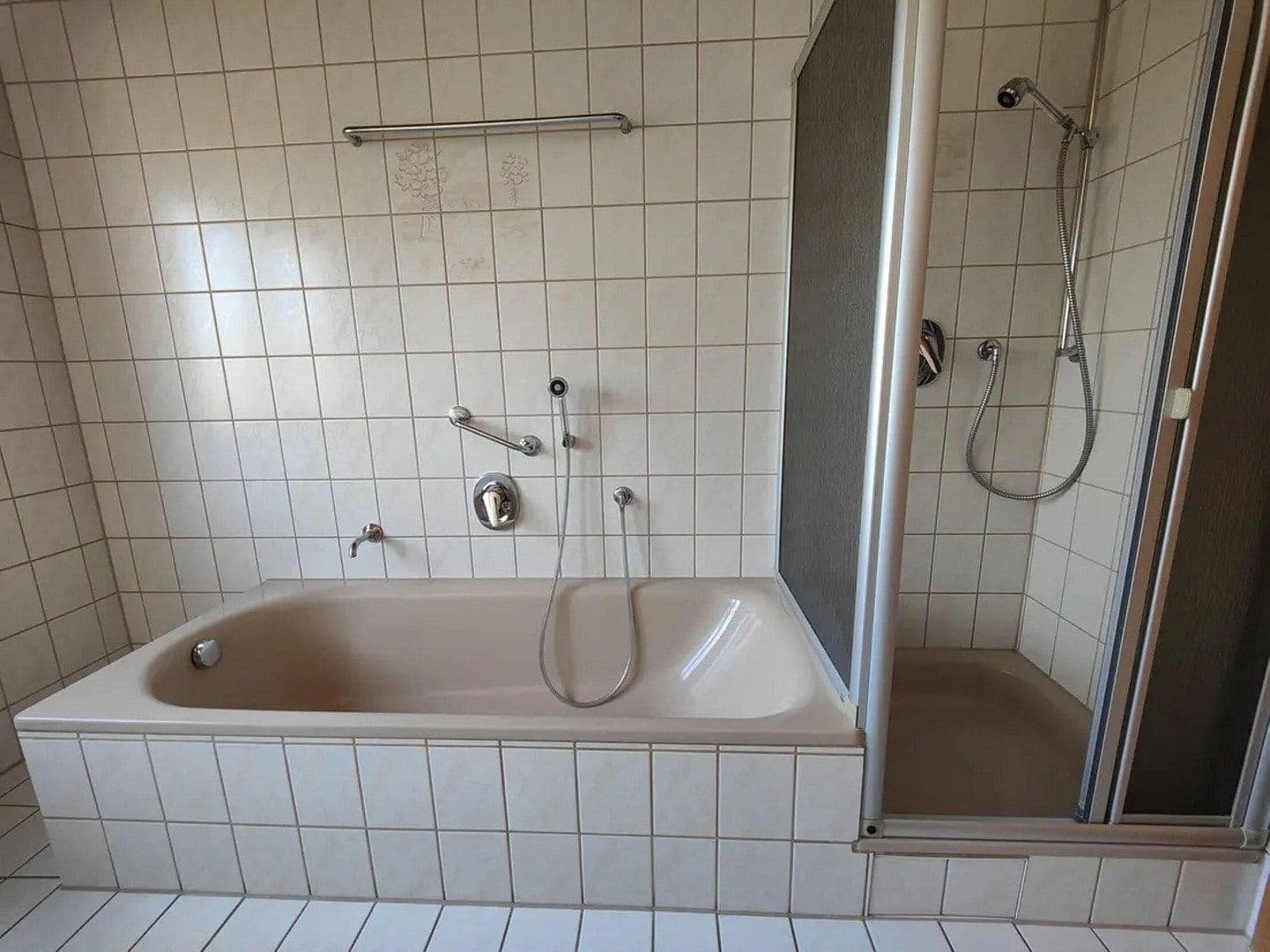 2 bedroom with open-plan kitchen flat to rent, 100 m², Karlsruhe, Baden-Württemberg 2 bedroom with open-plan kitchen flat to rent, 100 m², Karlsruhe, Baden-Württemberg