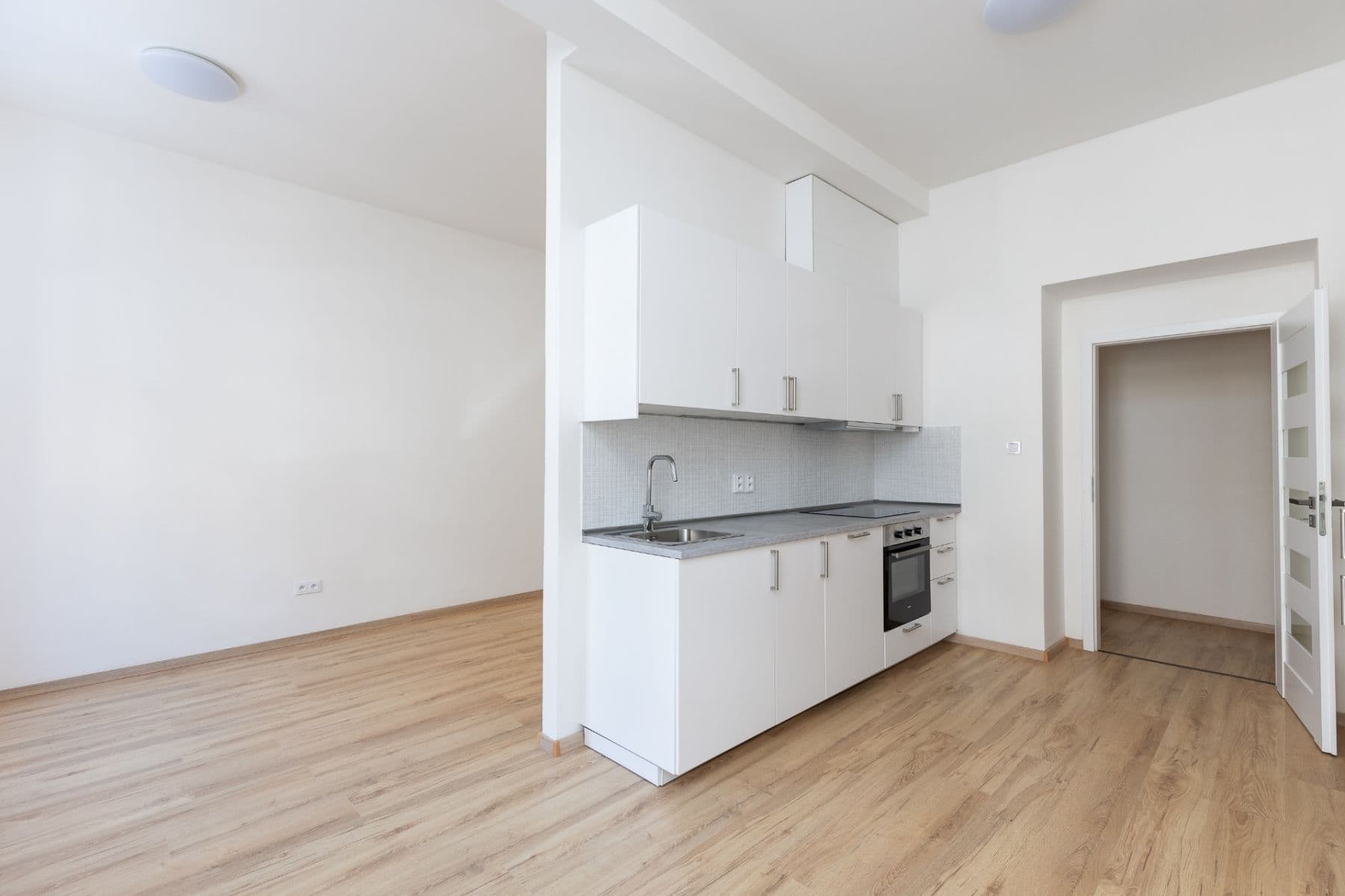 Studio flat to rent, 37 m², Františka Kadlece, Prague, Prague Studio flat to rent, 37 m², Františka Kadlece, Prague, Prague