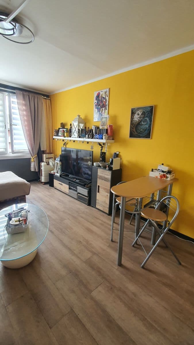 Studio flat to rent, 34 m², Káranská, Prague, Prague Studio flat to rent, 34 m², Káranská, Prague, Prague