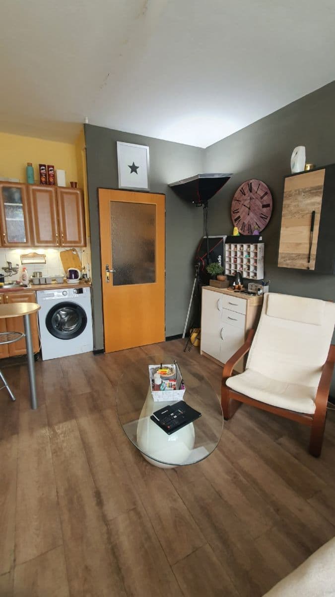 Studio flat to rent, 34 m², Káranská, Prague, Prague Studio flat to rent, 34 m², Káranská, Prague, Prague