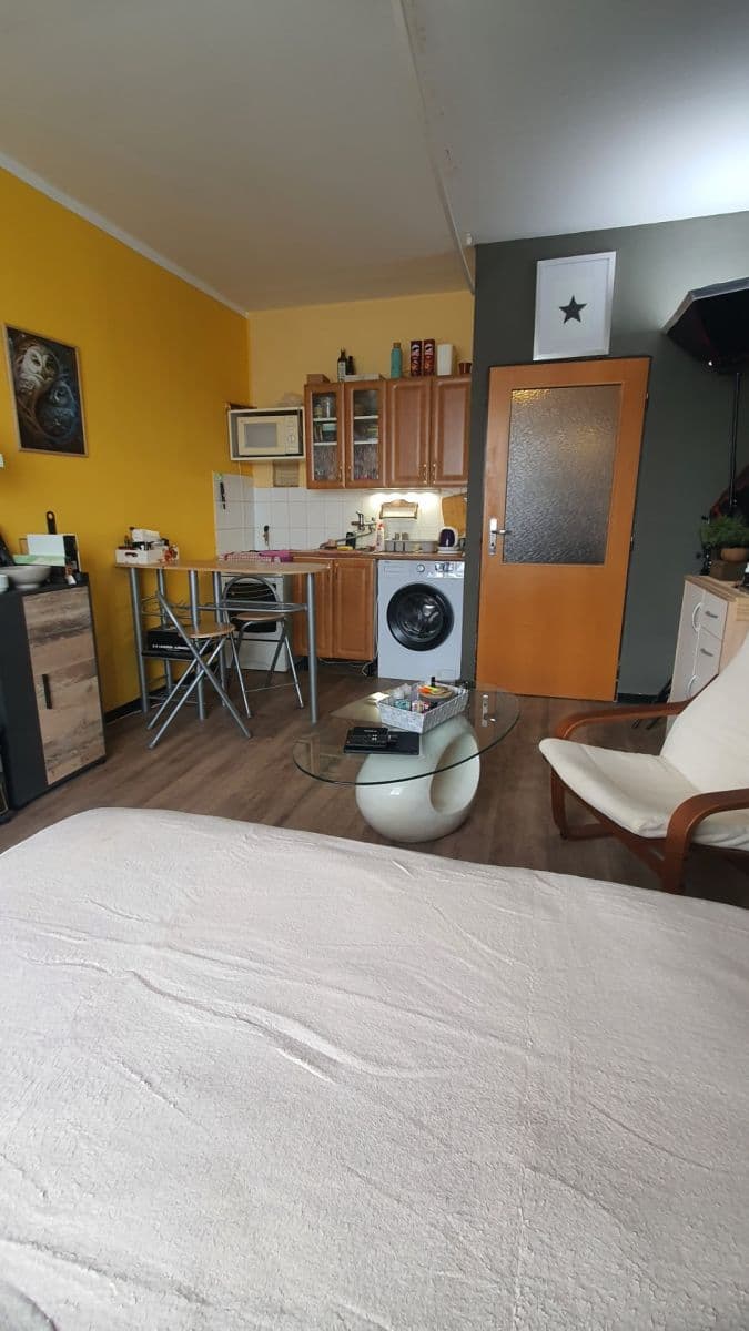 Studio flat to rent, 34 m², Káranská, Prague, Prague Studio flat to rent, 34 m², Káranská, Prague, Prague