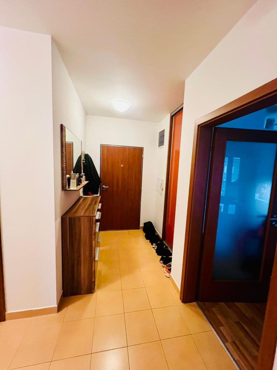 2 bedroom with open-plan kitchen flat to rent, 80 m², Babická, Prague, Prague 2 bedroom with open-plan kitchen flat to rent, 80 m², Babická, Prague, Prague