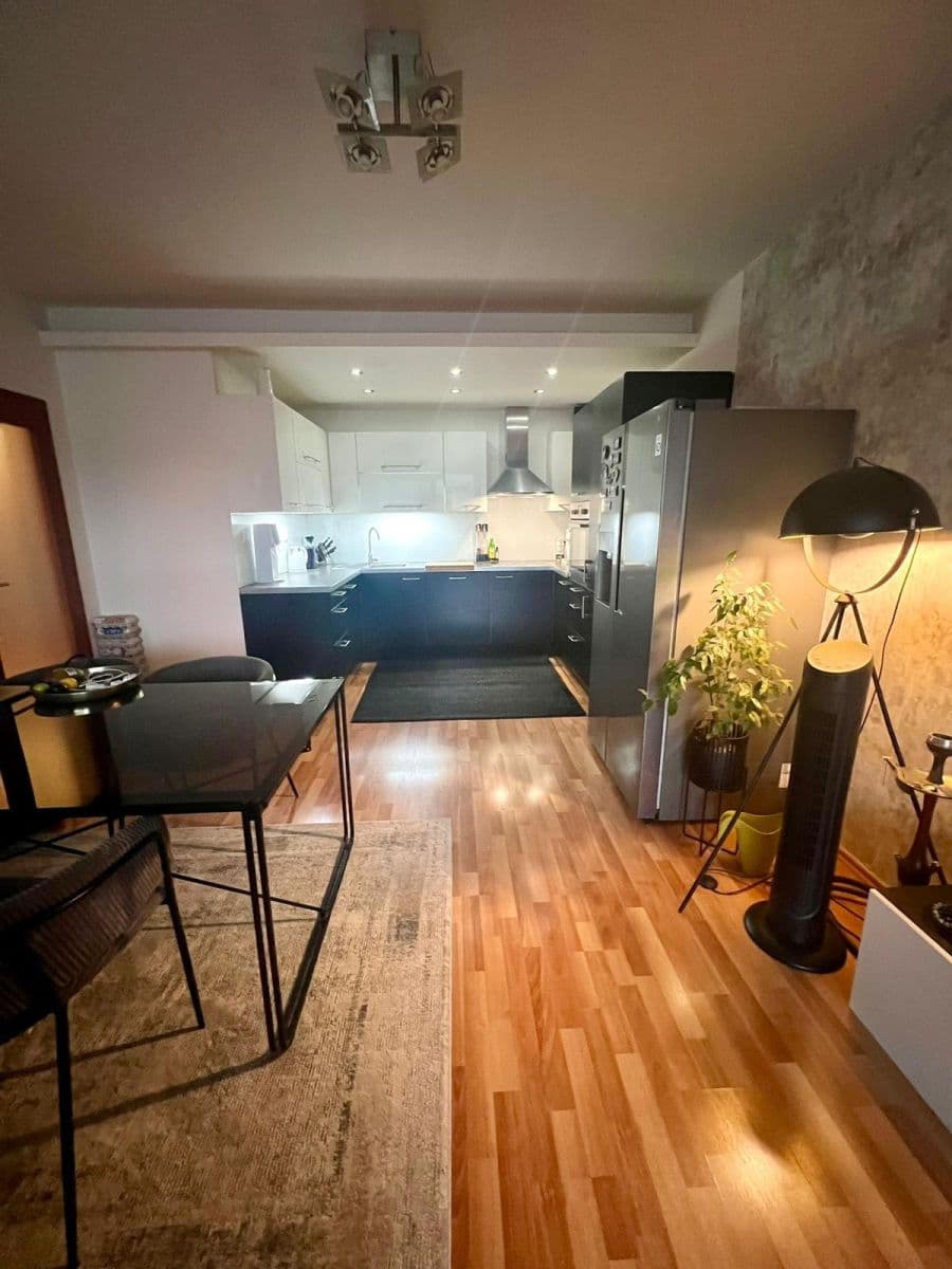 2 bedroom with open-plan kitchen flat to rent, 80 m², Babická, Prague, Prague 2 bedroom with open-plan kitchen flat to rent, 80 m², Babická, Prague, Prague