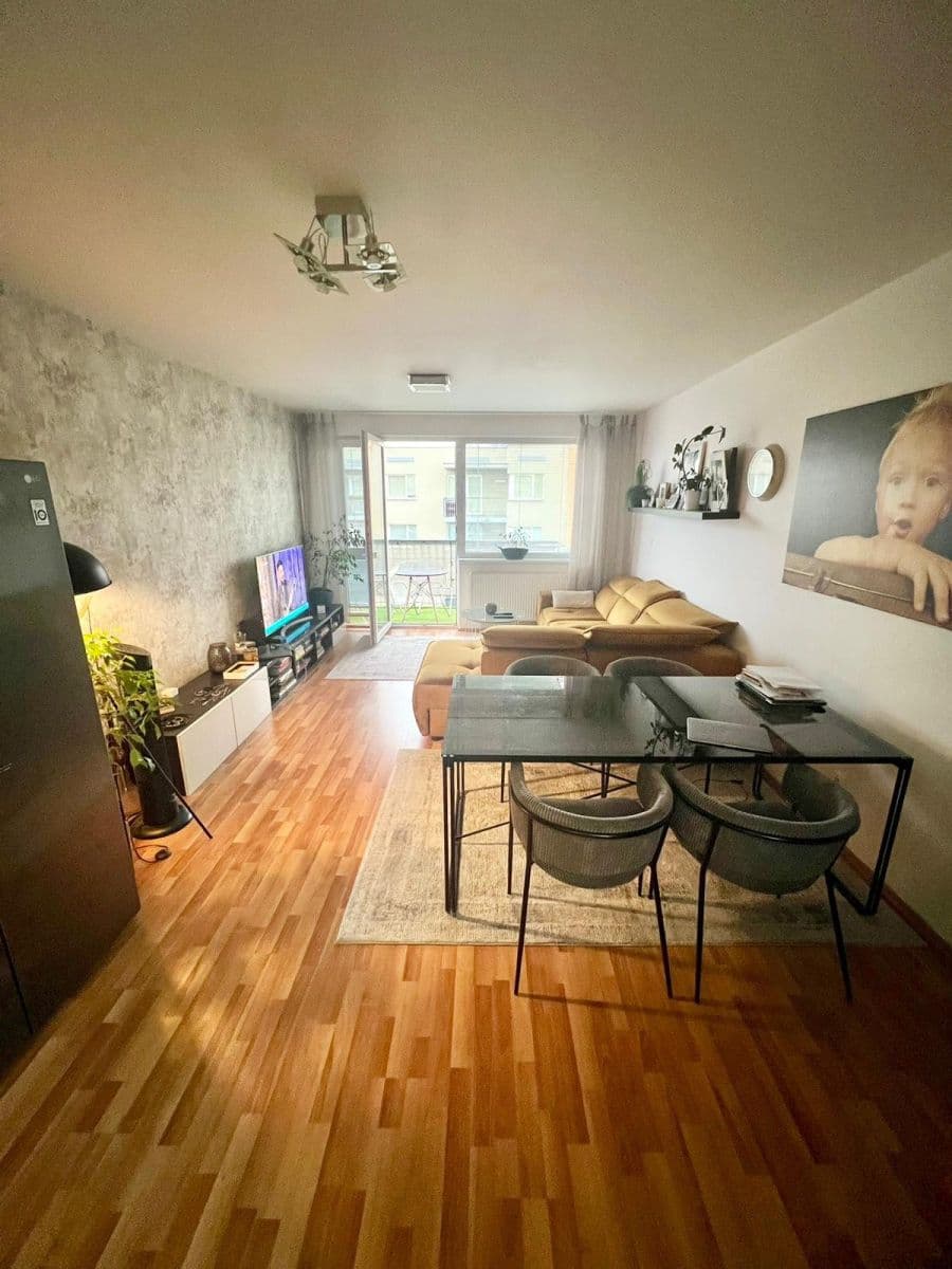 2 bedroom with open-plan kitchen flat to rent, 80 m², Babická, Prague, Prague 2 bedroom with open-plan kitchen flat to rent, 80 m², Babická, Prague, Prague