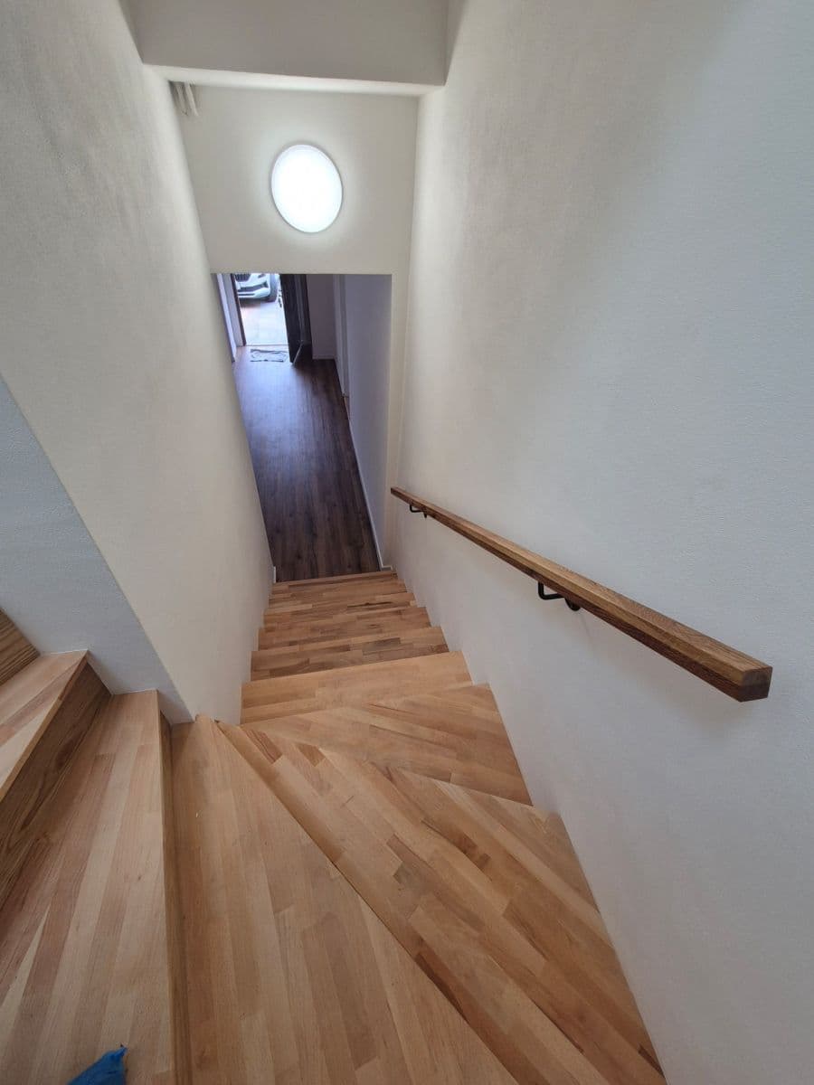 non-residential property to rent, 510 m², Náves sv. Petra a Pavla, Zlatníky-Hodkovice, Středočeský Region non-residential property to rent, 510 m², Náves sv. Petra a Pavla, Zlatníky-Hodkovice, Středočeský Region