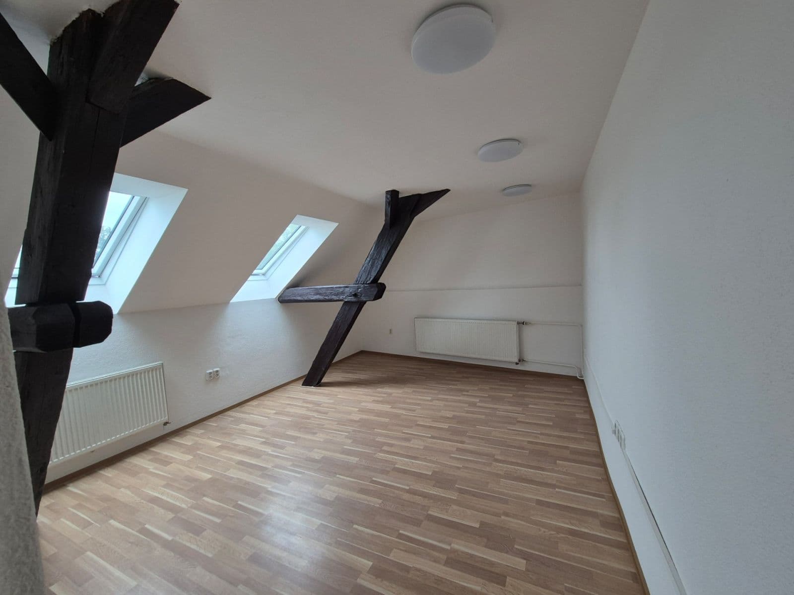 non-residential property to rent, 510 m², Náves sv. Petra a Pavla, Zlatníky-Hodkovice, Středočeský Region non-residential property to rent, 510 m², Náves sv. Petra a Pavla, Zlatníky-Hodkovice, Středočeský Region