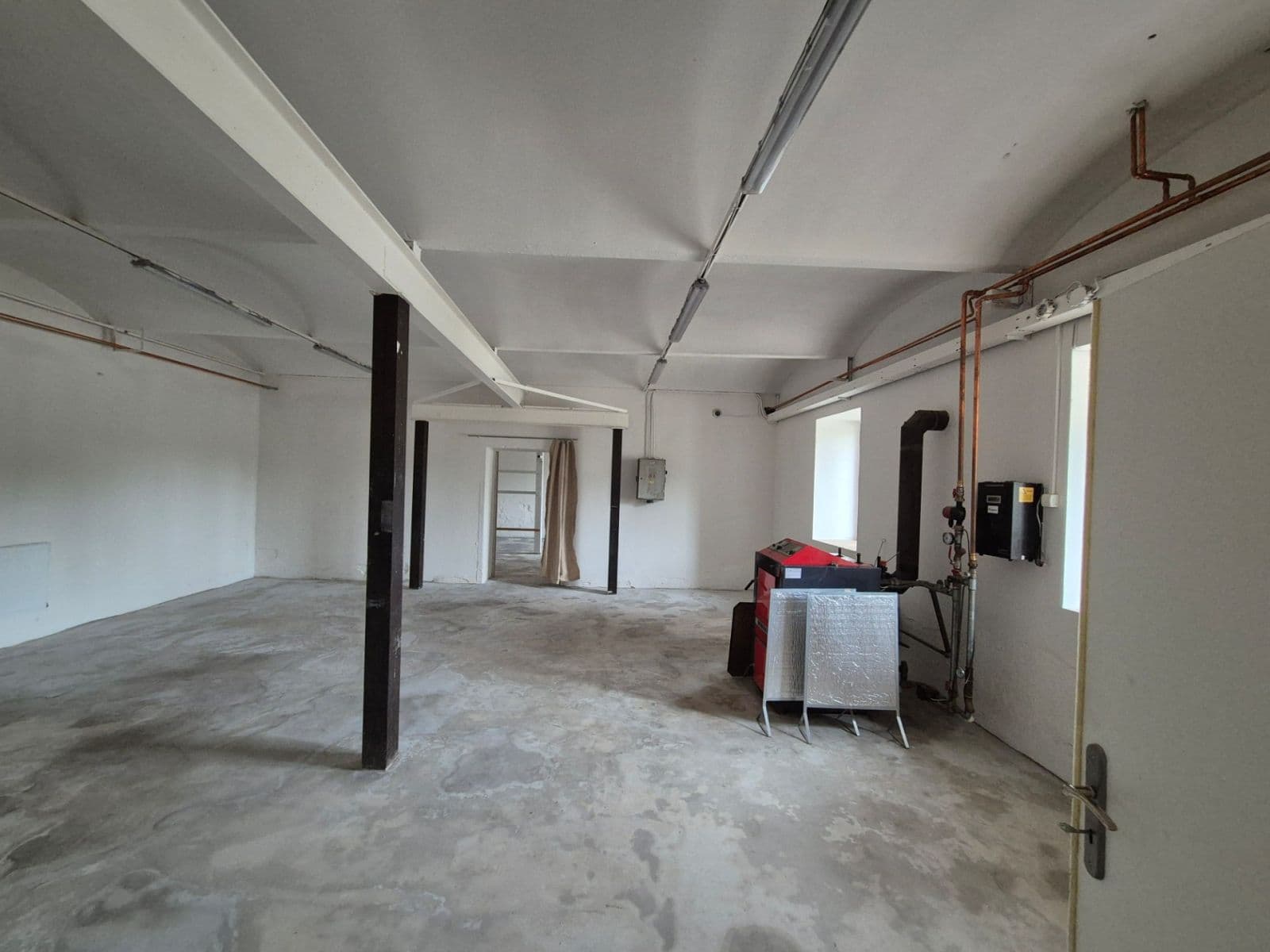 non-residential property to rent, 510 m², Náves sv. Petra a Pavla, Zlatníky-Hodkovice, Středočeský Region non-residential property to rent, 510 m², Náves sv. Petra a Pavla, Zlatníky-Hodkovice, Středočeský Region