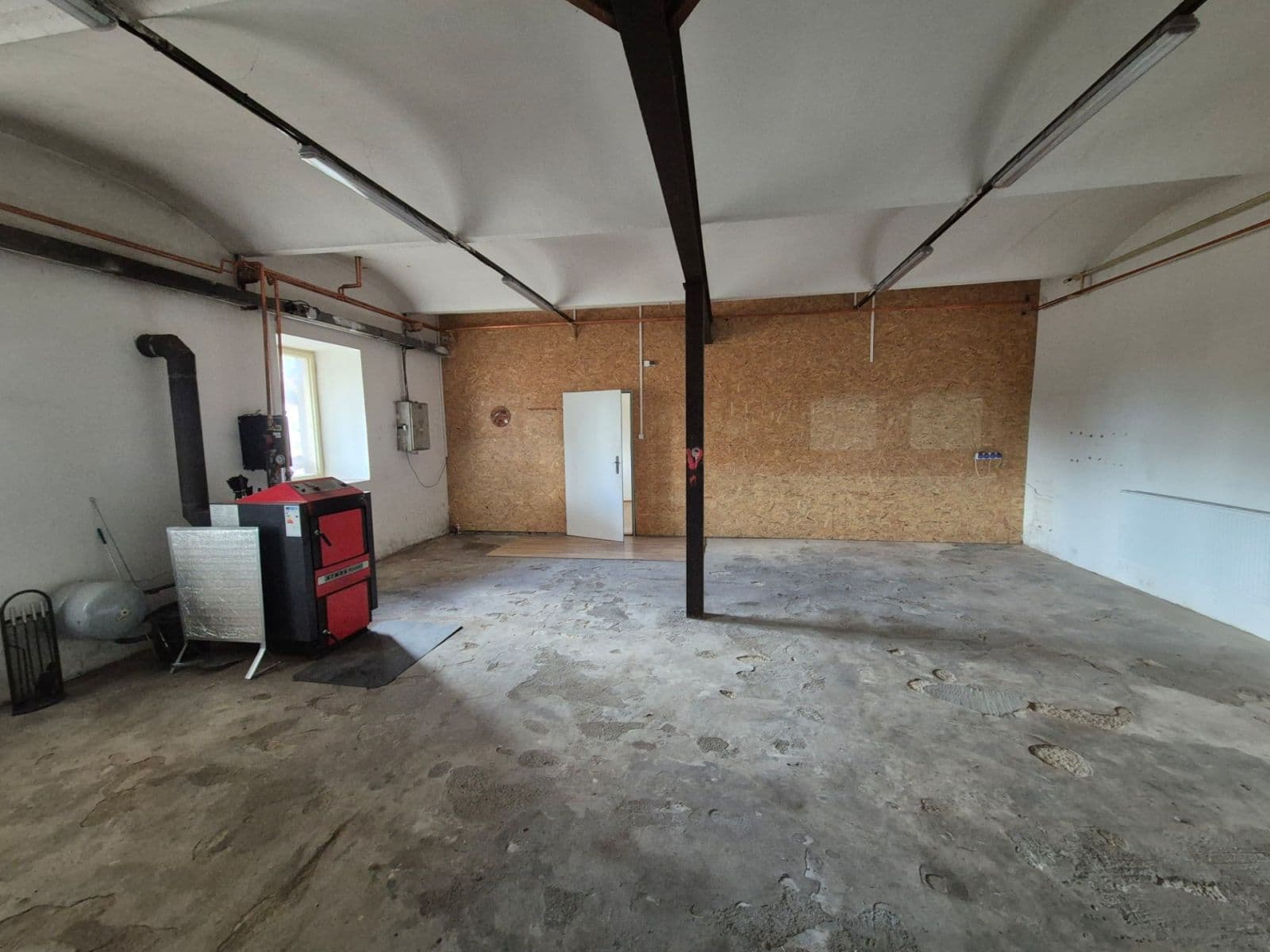 non-residential property to rent, 510 m², Náves sv. Petra a Pavla, Zlatníky-Hodkovice, Středočeský Region non-residential property to rent, 510 m², Náves sv. Petra a Pavla, Zlatníky-Hodkovice, Středočeský Region
