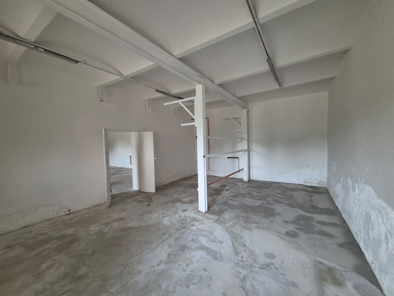 non-residential property to rent, 510 m², Náves sv. Petra a Pavla, Zlatníky-Hodkovice, Středočeský Region non-residential property to rent, 510 m², Náves sv. Petra a Pavla, Zlatníky-Hodkovice, Středočeský Region