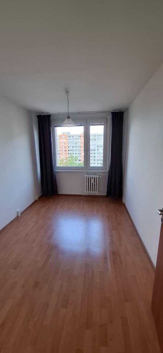 1 bedroom with open-plan kitchen flat to rent, 42 m², Bazovského, Prague, Prague 1 bedroom with open-plan kitchen flat to rent, 42 m², Bazovského, Prague, Prague