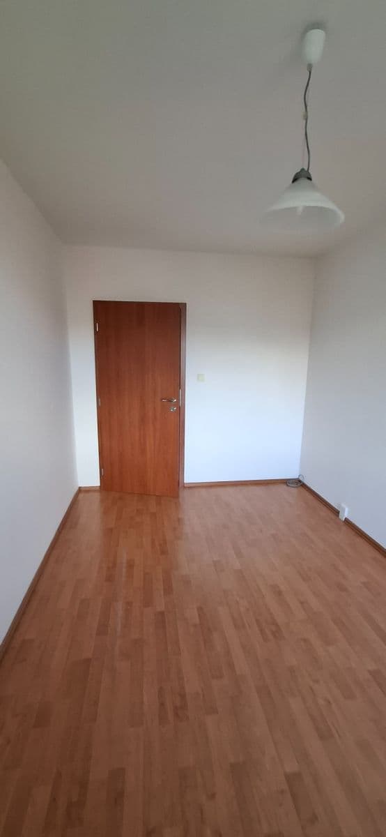 1 bedroom with open-plan kitchen flat to rent, 42 m², Bazovského, Prague, Prague 1 bedroom with open-plan kitchen flat to rent, 42 m², Bazovského, Prague, Prague
