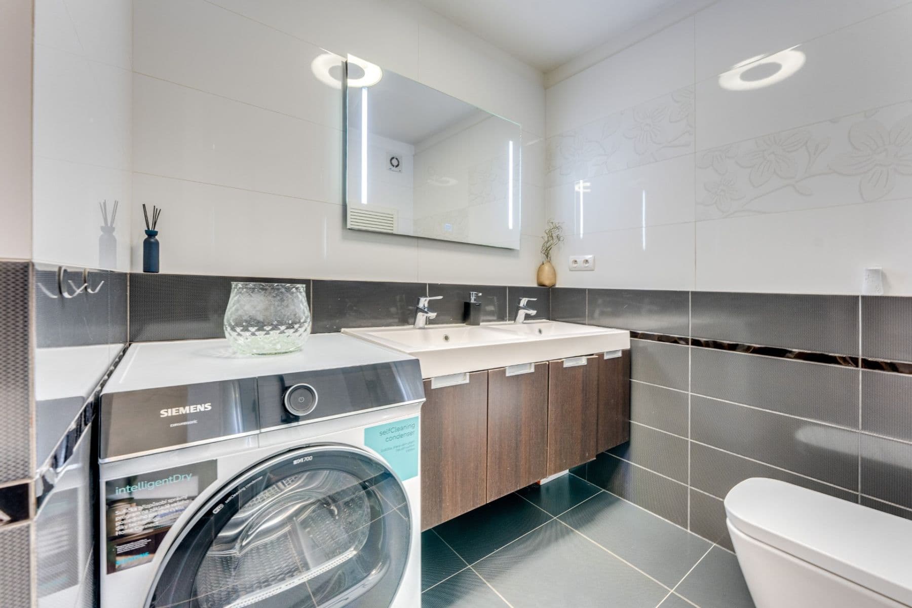 2 bedroom with open-plan kitchen flat for sale, 80 m², Suchý vršek, Prague, Prague 2 bedroom with open-plan kitchen flat for sale, 80 m², Suchý vršek, Prague, Prague