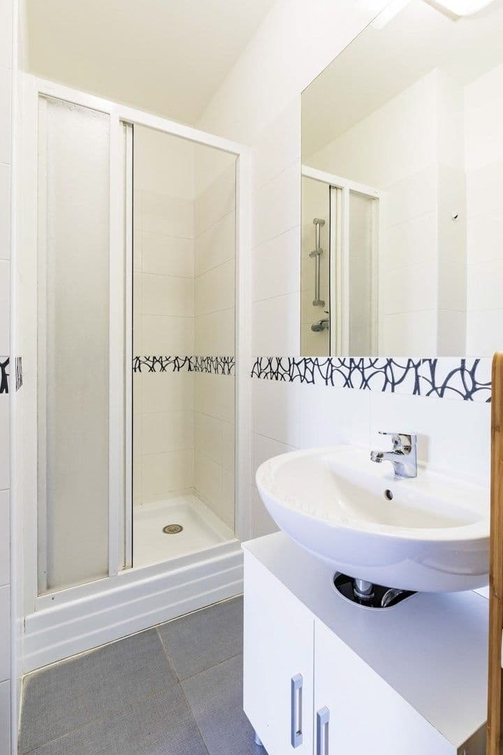 1 bedroom with open-plan kitchen flat to rent, 50 m², V Domově, Prague, Prague 1 bedroom with open-plan kitchen flat to rent, 50 m², V Domově, Prague, Prague