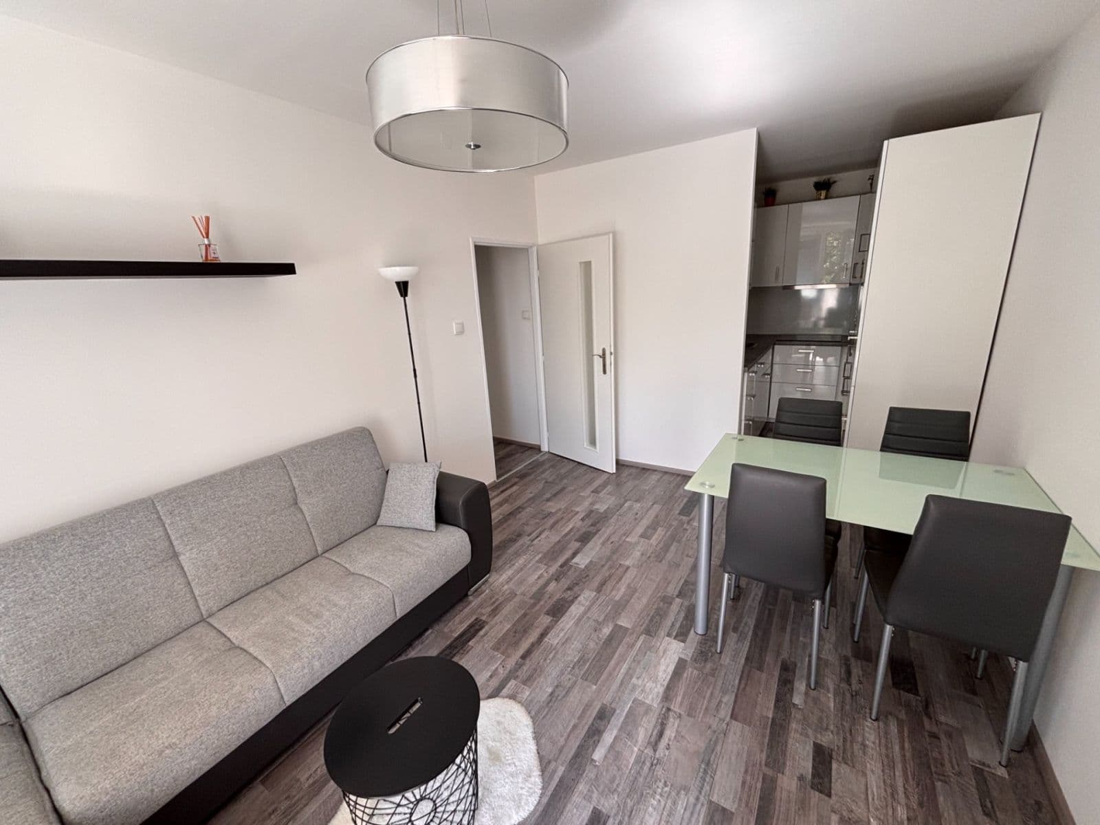 1 bedroom with open-plan kitchen flat to rent, 46 m², Jablonecká, Prague, Prague 1 bedroom with open-plan kitchen flat to rent, 46 m², Jablonecká, Prague, Prague