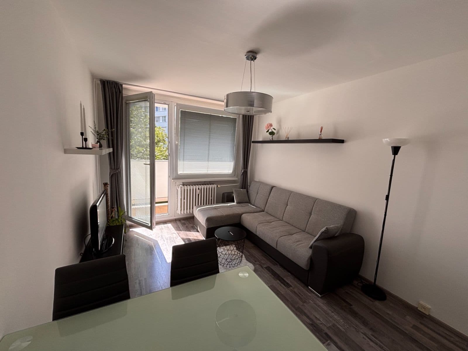 1 bedroom with open-plan kitchen flat to rent, 46 m², Jablonecká, Prague, Prague 1 bedroom with open-plan kitchen flat to rent, 46 m², Jablonecká, Prague, Prague