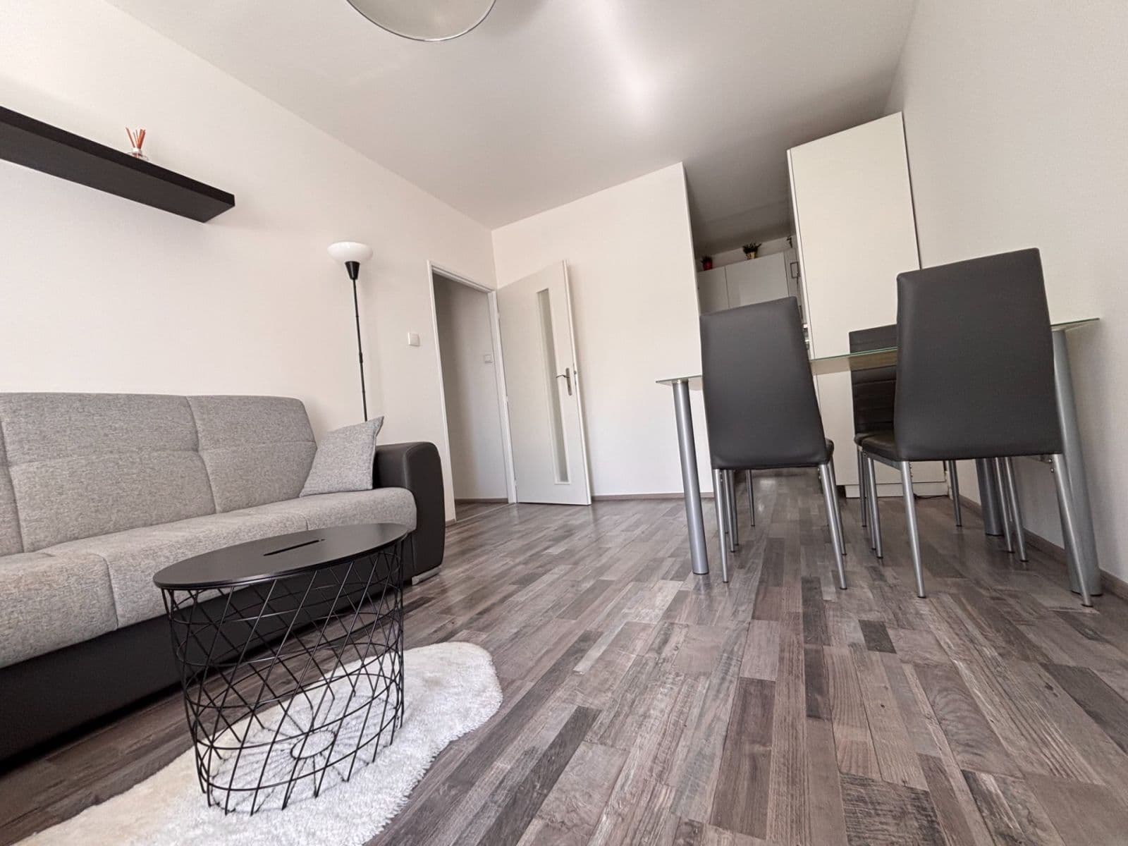 1 bedroom with open-plan kitchen flat to rent, 46 m², Jablonecká, Prague, Prague 1 bedroom with open-plan kitchen flat to rent, 46 m², Jablonecká, Prague, Prague