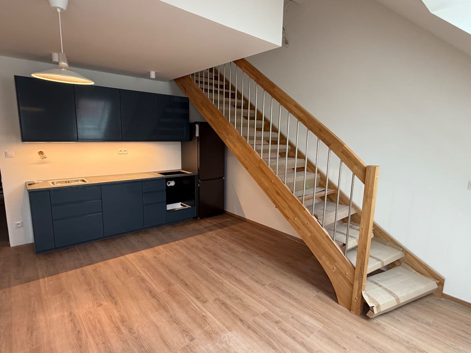 3 bedroom with open-plan kitchen flat to rent, 130 m², Chodská, Prague, Prague 3 bedroom with open-plan kitchen flat to rent, 130 m², Chodská, Prague, Prague