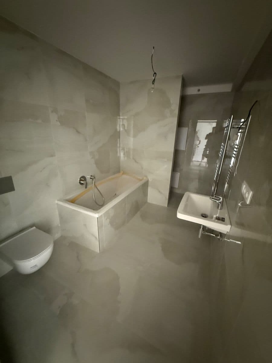 3 bedroom with open-plan kitchen flat to rent, 130 m², Chodská, Prague, Prague 3 bedroom with open-plan kitchen flat to rent, 130 m², Chodská, Prague, Prague