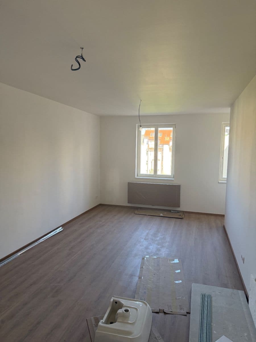 3 bedroom with open-plan kitchen flat to rent, 130 m², Chodská, Prague, Prague 3 bedroom with open-plan kitchen flat to rent, 130 m², Chodská, Prague, Prague