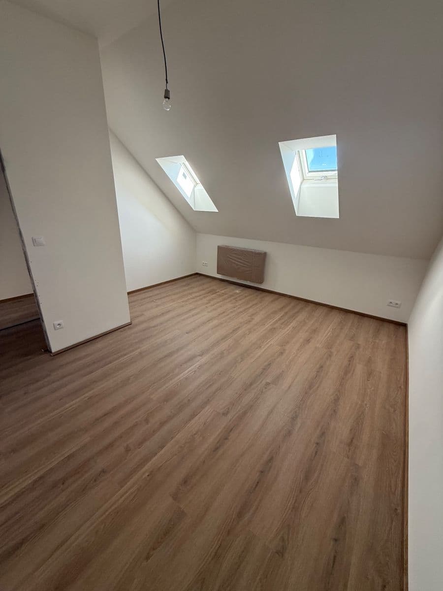 3 bedroom with open-plan kitchen flat to rent, 130 m², Chodská, Prague, Prague 3 bedroom with open-plan kitchen flat to rent, 130 m², Chodská, Prague, Prague