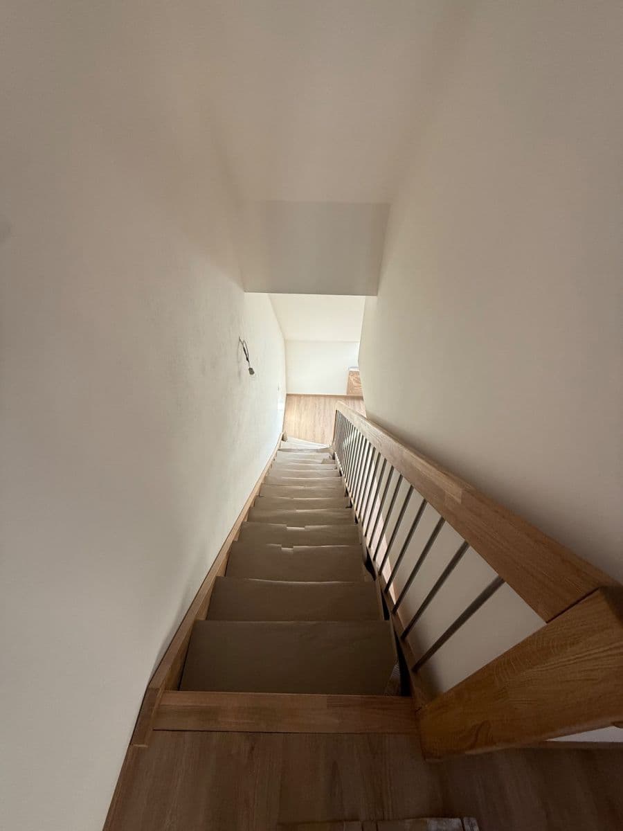 3 bedroom with open-plan kitchen flat to rent, 130 m², Chodská, Prague, Prague 3 bedroom with open-plan kitchen flat to rent, 130 m², Chodská, Prague, Prague