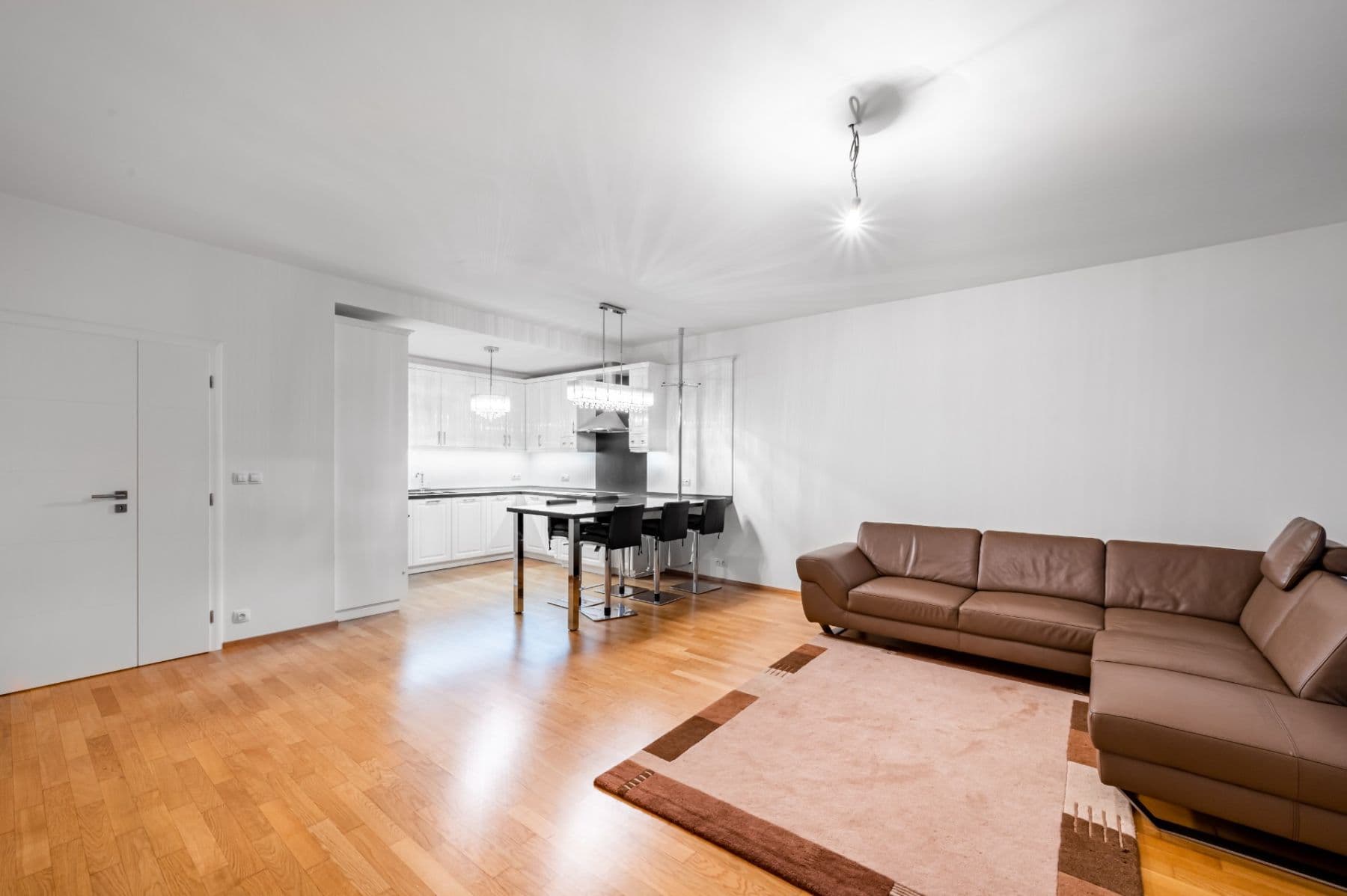 2 bedroom with open-plan kitchen flat to rent, 91 m², Na Petynce, Prague, Prague 2 bedroom with open-plan kitchen flat to rent, 91 m², Na Petynce, Prague, Prague