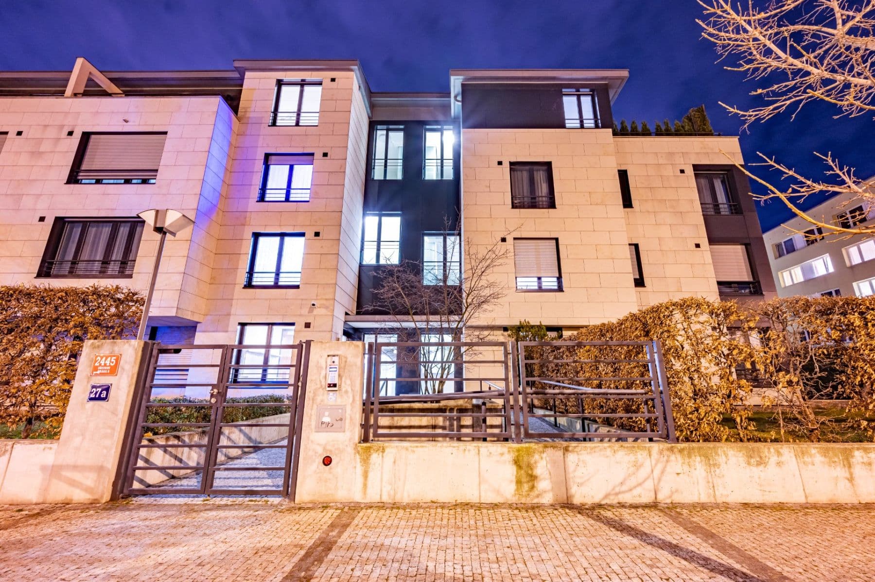 2 bedroom with open-plan kitchen flat to rent, 91 m², Na Petynce, Prague, Prague 2 bedroom with open-plan kitchen flat to rent, 91 m², Na Petynce, Prague, Prague