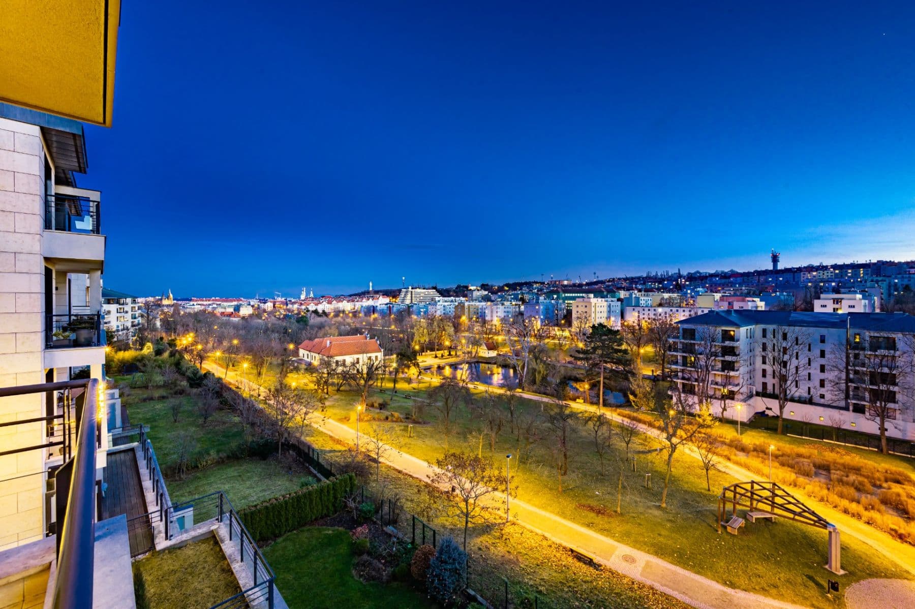2 bedroom with open-plan kitchen flat to rent, 91 m², Na Petynce, Prague, Prague 2 bedroom with open-plan kitchen flat to rent, 91 m², Na Petynce, Prague, Prague