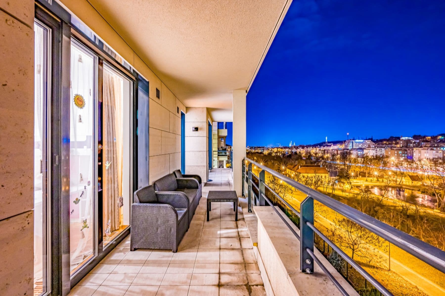2 bedroom with open-plan kitchen flat to rent, 91 m², Na Petynce, Prague, Prague 2 bedroom with open-plan kitchen flat to rent, 91 m², Na Petynce, Prague, Prague