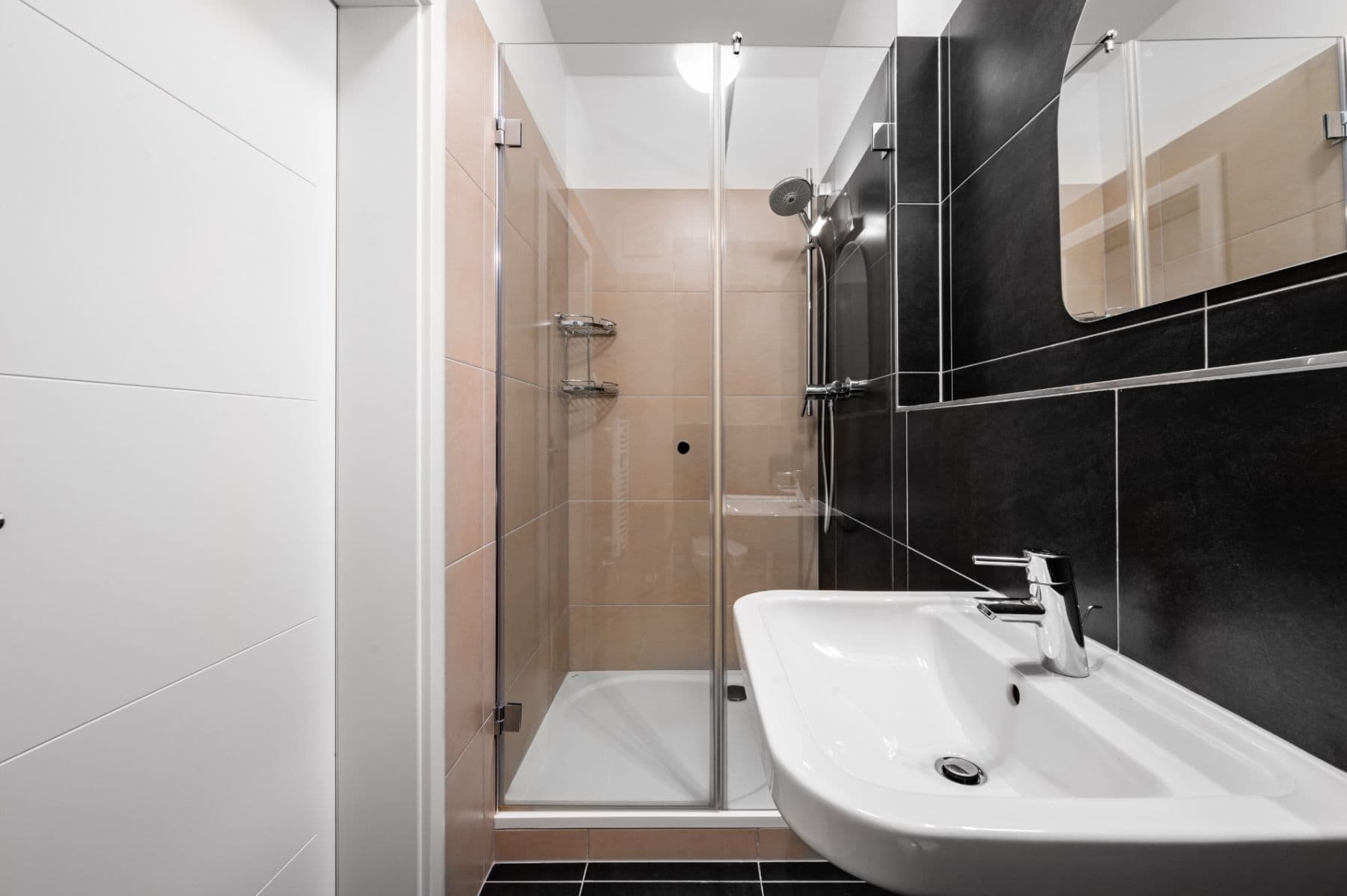 2 bedroom with open-plan kitchen flat to rent, 91 m², Na Petynce, Prague, Prague 2 bedroom with open-plan kitchen flat to rent, 91 m², Na Petynce, Prague, Prague