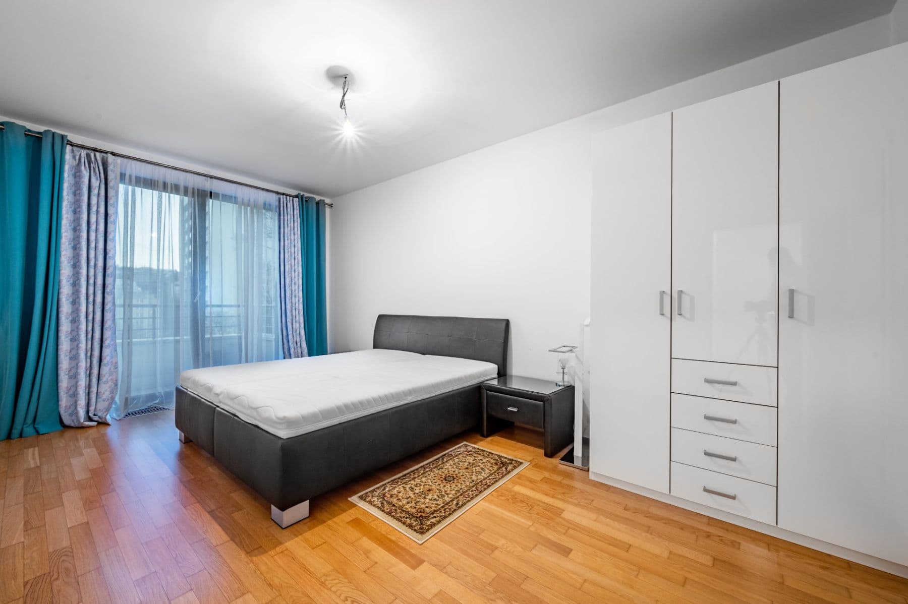 2 bedroom with open-plan kitchen flat to rent, 91 m², Na Petynce, Prague, Prague 2 bedroom with open-plan kitchen flat to rent, 91 m², Na Petynce, Prague, Prague