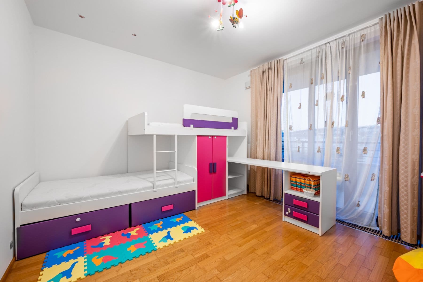 2 bedroom with open-plan kitchen flat to rent, 91 m², Na Petynce, Prague, Prague 2 bedroom with open-plan kitchen flat to rent, 91 m², Na Petynce, Prague, Prague