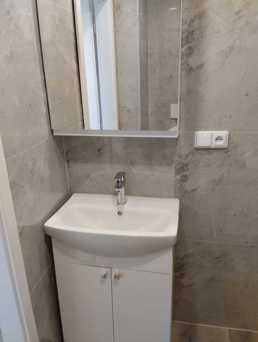 1 bedroom with open-plan kitchen flat to rent, 33 m², Komořanská, Most, Ústecký Region 1 bedroom with open-plan kitchen flat to rent, 33 m², Komořanská, Most, Ústecký Region