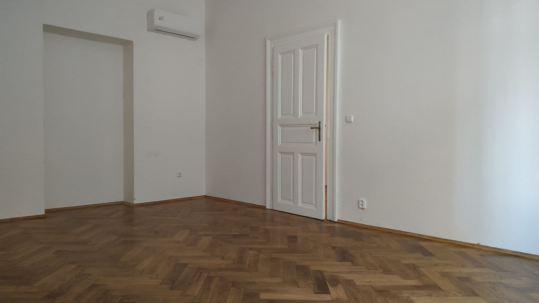 1 bedroom with open-plan kitchen flat to rent, 51 m², Dobrovského, Prague, Prague 1 bedroom with open-plan kitchen flat to rent, 51 m², Dobrovského, Prague, Prague