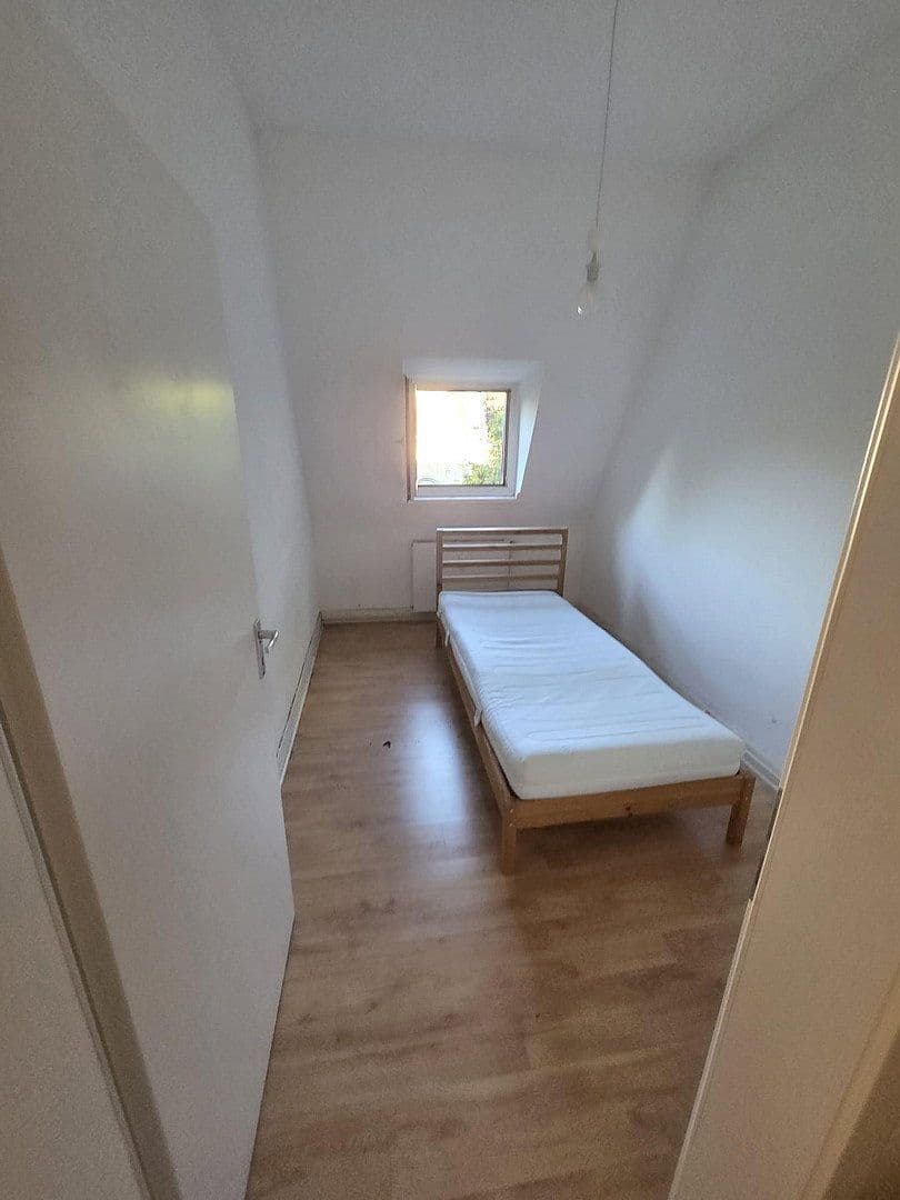 2 bedroom flat to rent, 45 m², Moselstraße 35, Duisburg, North Rhine-Westphalia 2 bedroom flat to rent, 45 m², Moselstraße 35, Duisburg, North Rhine-Westphalia