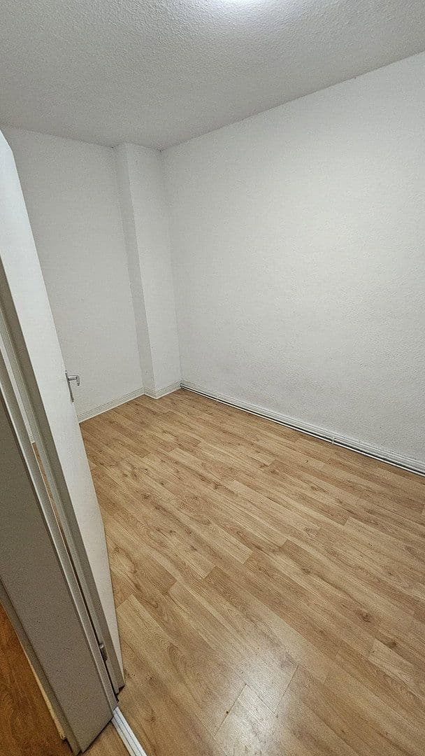 2 bedroom flat to rent, 45 m², Moselstraße 35, Duisburg, North Rhine-Westphalia 2 bedroom flat to rent, 45 m², Moselstraße 35, Duisburg, North Rhine-Westphalia