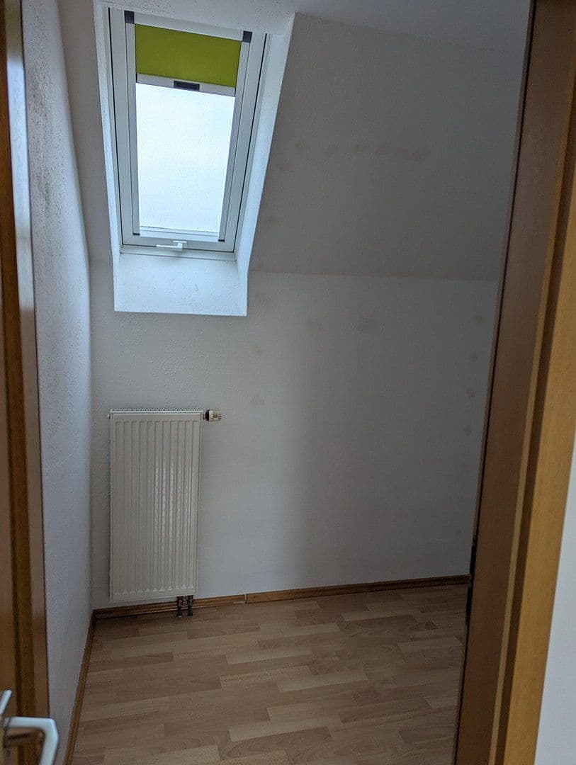 2 bedroom with open-plan kitchen flat to rent, 101 m², Remchingen, Baden-Württemberg 2 bedroom with open-plan kitchen flat to rent, 101 m², Remchingen, Baden-Württemberg
