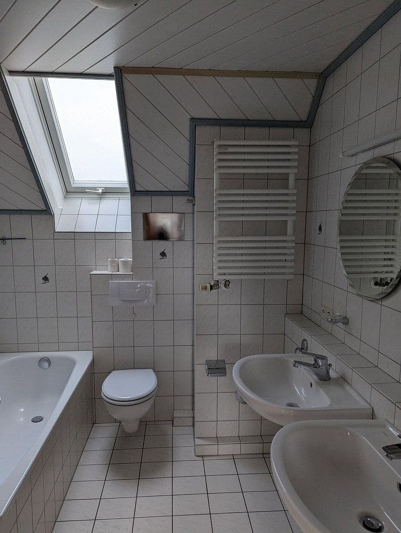 2 bedroom with open-plan kitchen flat to rent, 101 m², Remchingen, Baden-Württemberg 2 bedroom with open-plan kitchen flat to rent, 101 m², Remchingen, Baden-Württemberg