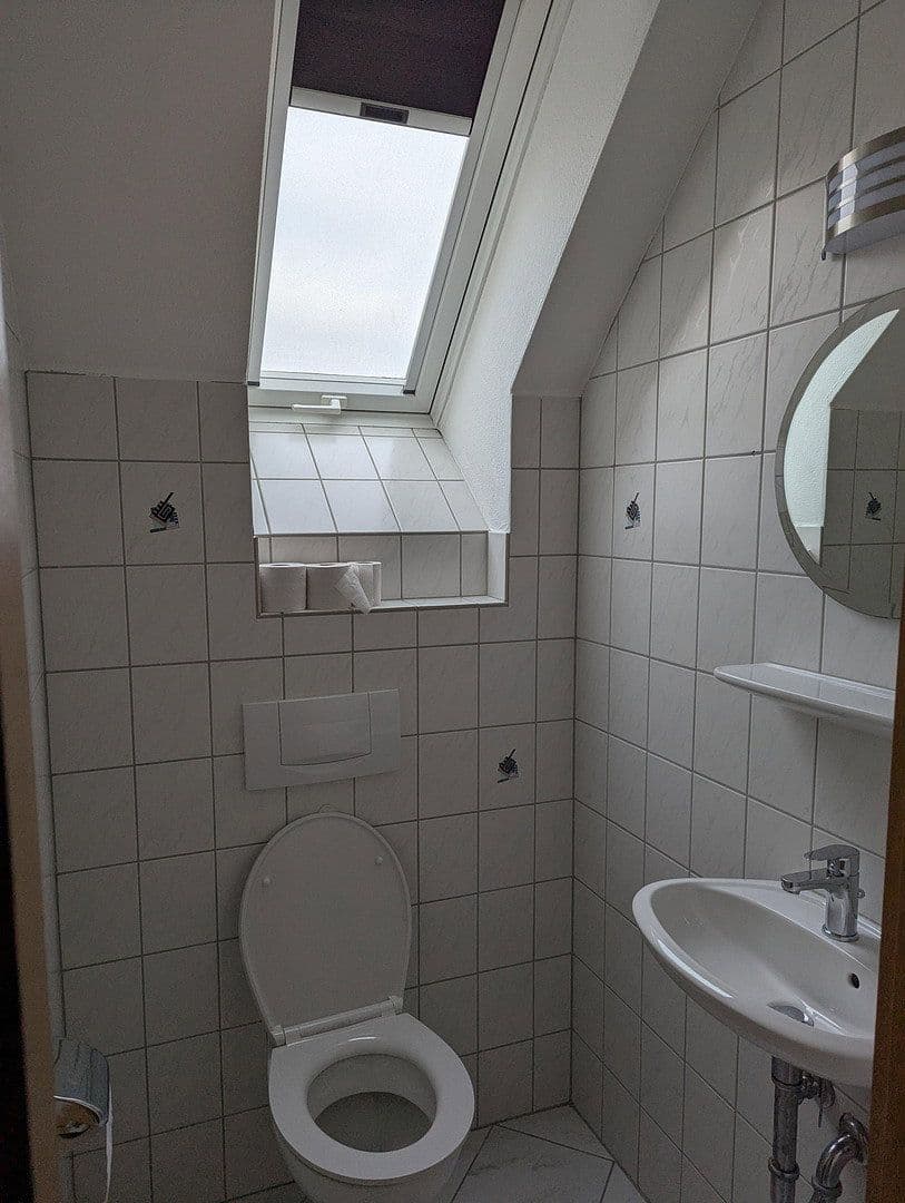 2 bedroom with open-plan kitchen flat to rent, 101 m², Remchingen, Baden-Württemberg 2 bedroom with open-plan kitchen flat to rent, 101 m², Remchingen, Baden-Württemberg
