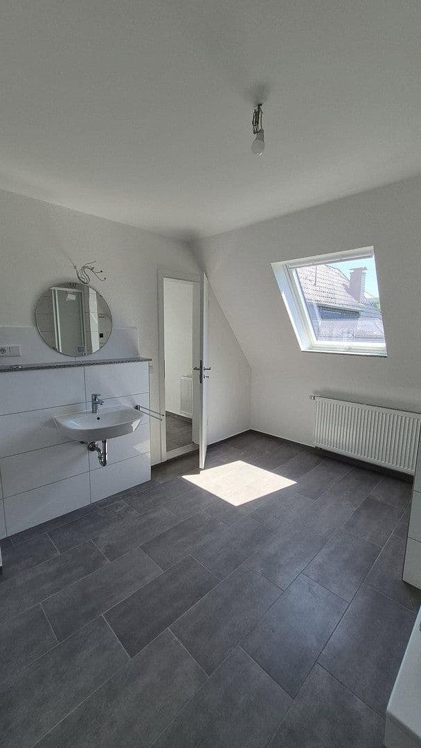 4 bedroom flat to rent, 113 m², Gummersbach, North Rhine-Westphalia 4 bedroom flat to rent, 113 m², Gummersbach, North Rhine-Westphalia