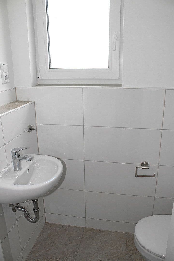 3 bedroom flat to rent, 94 m², Domblick 61, Königswinter, North Rhine-Westphalia 3 bedroom flat to rent, 94 m², Domblick 61, Königswinter, North Rhine-Westphalia