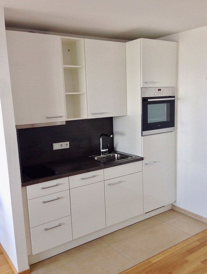 Studio flat to rent, 35 m², Frankfurt, Hesse Studio flat to rent, 35 m², Frankfurt, Hesse