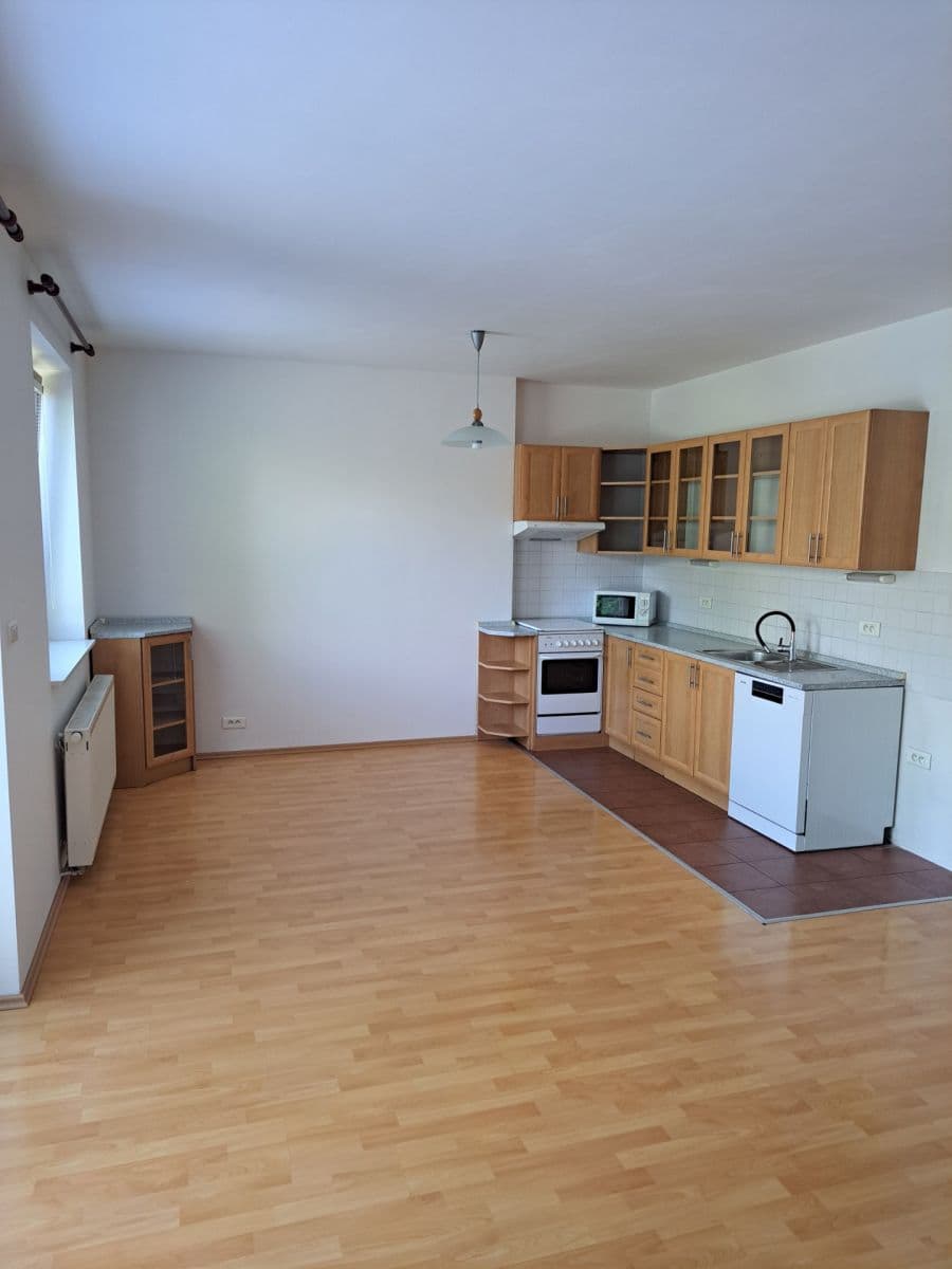 house to rent, 125 m², Krylova, Zeleneč, Středočeský Region house to rent, 125 m², Krylova, Zeleneč, Středočeský Region