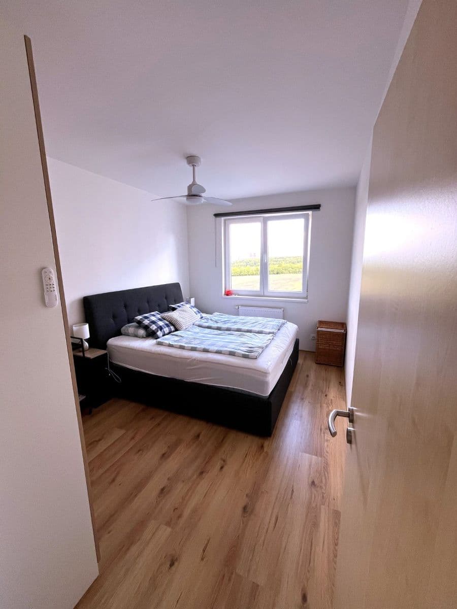 2 bedroom with open-plan kitchen flat to rent, 70 m², Miloše Havla, Prague, Prague 2 bedroom with open-plan kitchen flat to rent, 70 m², Miloše Havla, Prague, Prague