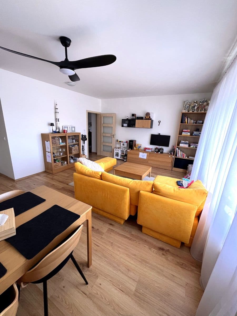 2 bedroom with open-plan kitchen flat to rent, 70 m², Miloše Havla, Prague, Prague 2 bedroom with open-plan kitchen flat to rent, 70 m², Miloše Havla, Prague, Prague