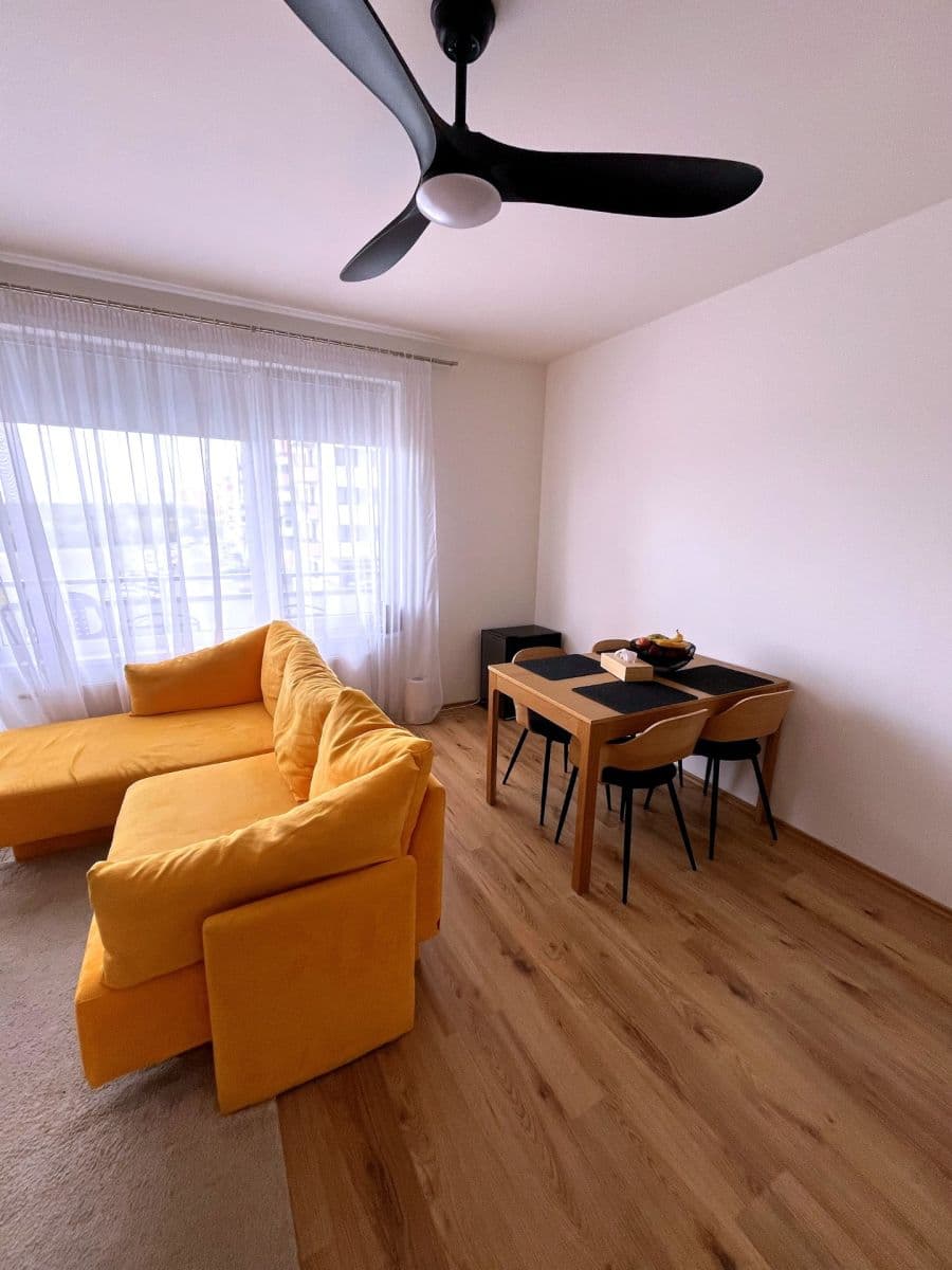 2 bedroom with open-plan kitchen flat to rent, 70 m², Miloše Havla, Prague, Prague 2 bedroom with open-plan kitchen flat to rent, 70 m², Miloše Havla, Prague, Prague