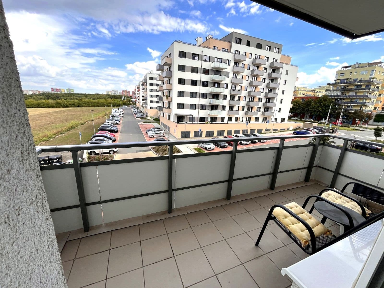 2 bedroom with open-plan kitchen flat to rent, 70 m², Miloše Havla, Prague, Prague 2 bedroom with open-plan kitchen flat to rent, 70 m², Miloše Havla, Prague, Prague