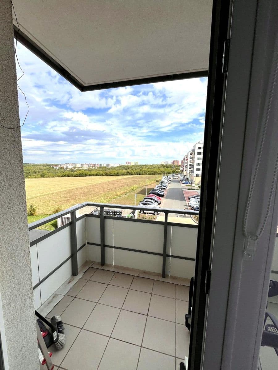 2 bedroom with open-plan kitchen flat to rent, 70 m², Miloše Havla, Prague, Prague 2 bedroom with open-plan kitchen flat to rent, 70 m², Miloše Havla, Prague, Prague